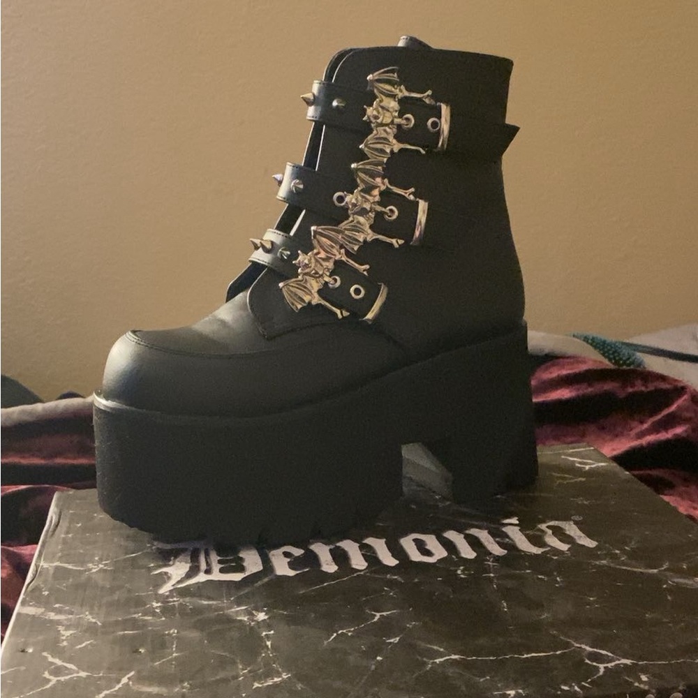Gothic Bat Boots Demonia platform